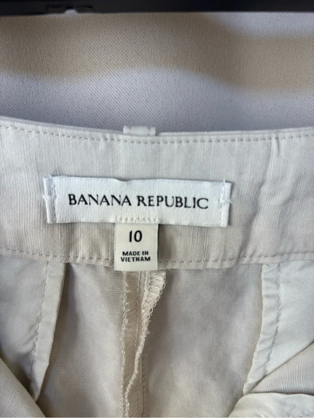 Banana Republic High-Rise Barrel Tencel Linen Blend in Lunar Dust Taupe